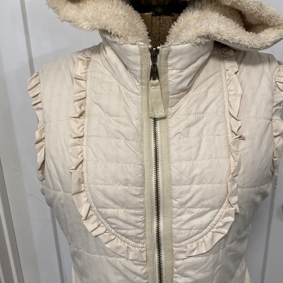 BILLABONG HOODED VEST WITH FAUX FUR LINING AND RUFFLES - Picture 4 of 16